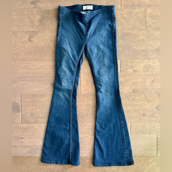 Free People/We The Free Penny Pull-on Flare Jeans - Picture 4 of 13